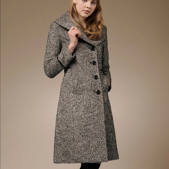 ZAREEN Wool Blend Long Coat with Oversized Lapel - Medium - Picture 1 of 7
